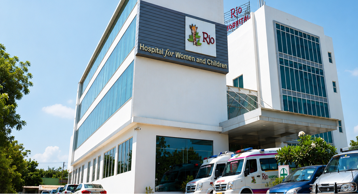 Mother holding her newborn at Rio Children's Hospital
